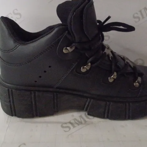 PAIR OF KOI WOMEN'S RIMO CORE CHUNKY BLACK TRAINERS SIZE 7