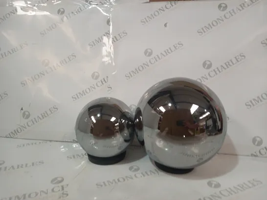 BOXED KELLY HOPPEN SET OF 2 INDOOR OUTDOOR PRELIT GLASS DECOR - REFLECTIVE ORBS