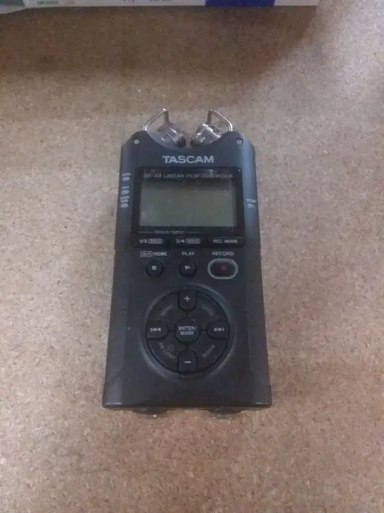 TASCAM DR-40X PORTABLE 4-TRACK AUDIO RECORDER