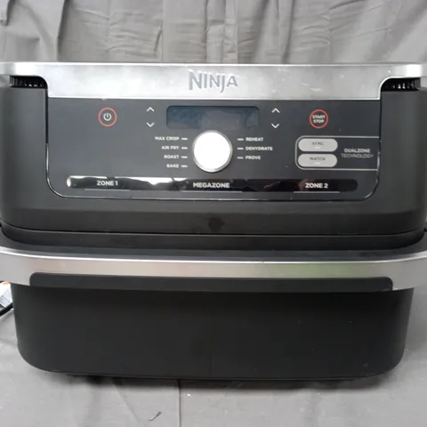 BOXED NINJA10.4L FOODI FLEXDRAWER DUAL AIR FRYER IN BLACK AF500UK