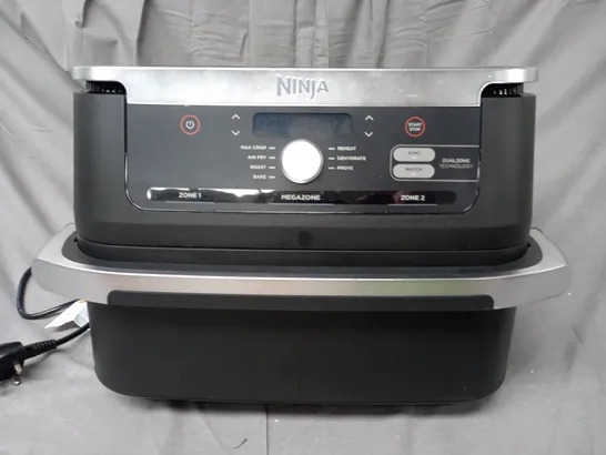 BOXED NINJA10.4L FOODI FLEXDRAWER DUAL AIR FRYER IN BLACK AF500UK