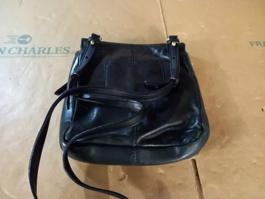 CLARKS LETHER LOOK SHOULDER BAG