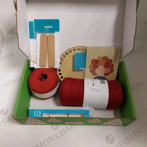 BOXED HOBBII KNITTING KIT