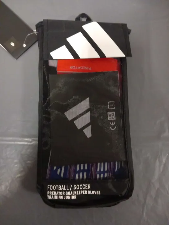 ADIDAS PREDATOR GOALKEEPER GLOVES TRAINING JUNIOR