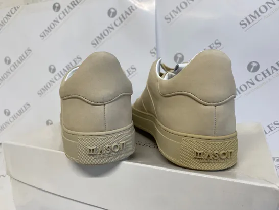 BOXED PAIR OF MASON GARMENTS SHOES SIZE 43