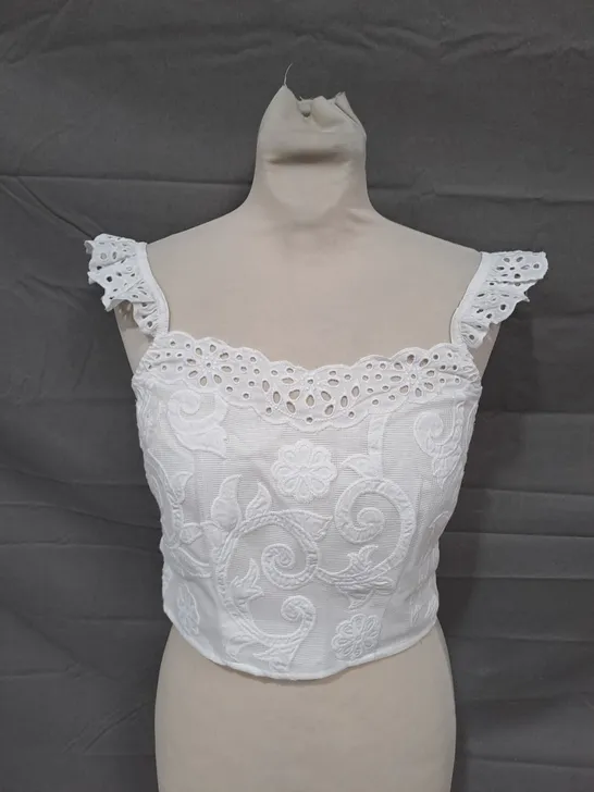 ABERCROMBIE & FITCH WHITE CROP TOP - MEDIUM