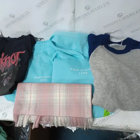 BOX OF ASSORTED CLOTHING ITEMS TO INCLUDE JUMPERS, TOPS, TRACKPANTS ETC