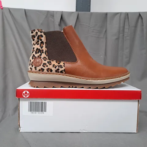 BOXED PAIR OF RIEKER CHELSEA BOOTS IN TAN - SIZE 7.5