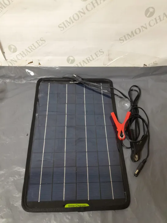 UNBOXED SOLAR CHARGER