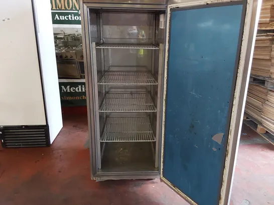 LTH HO 700 DEM COMMERCIAL FRIDGE 