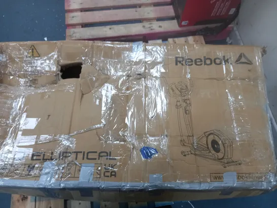 BOXED REEBOK ASTRORIDE A4.0 CROSS TRAINER     