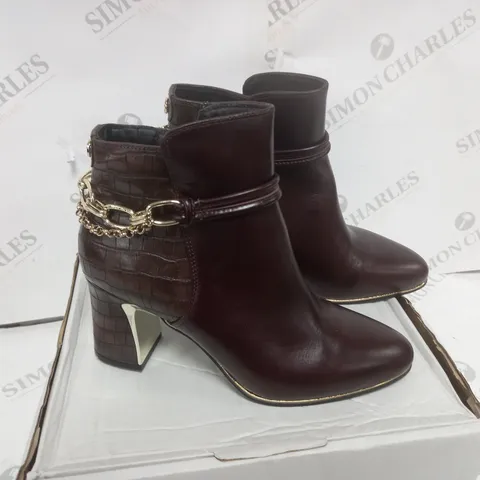 BOXED MODA IN PELLE ANKLE BOOT DARK BROWN SIZE 6 