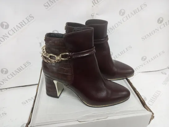 BOXED MODA IN PELLE ANKLE BOOT DARK BROWN SIZE 6 