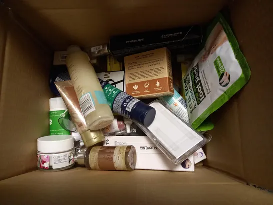 BOX OF APPROXIMATELY 20 ASSORTED COSMETICS TO INCLUDE AVEENO TONING LOTION, IN THE START BODY CREAM, NATURAL TOOTHPASTE ETC