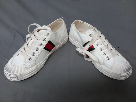 PAIR OF GUCCI SHOES IN CREAM EU SIZE 38