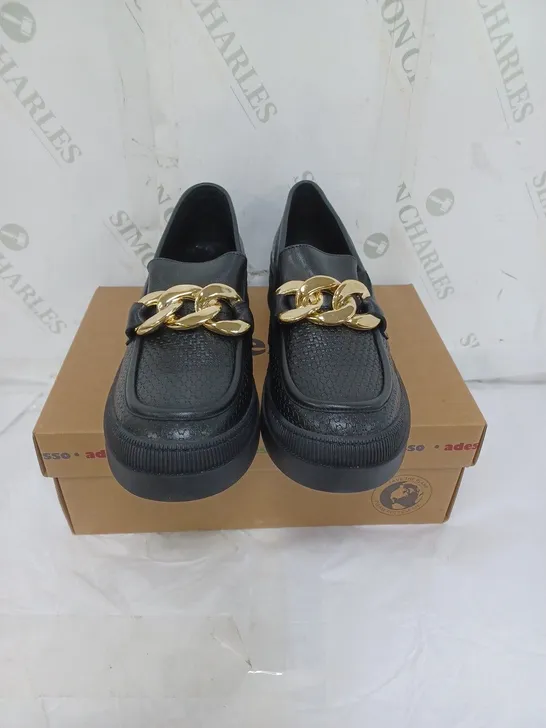 BOXED ADESSO LADIES FLAT SHOES WITH GOLD CHAIN DETAIL BLACK SIZE EU 40