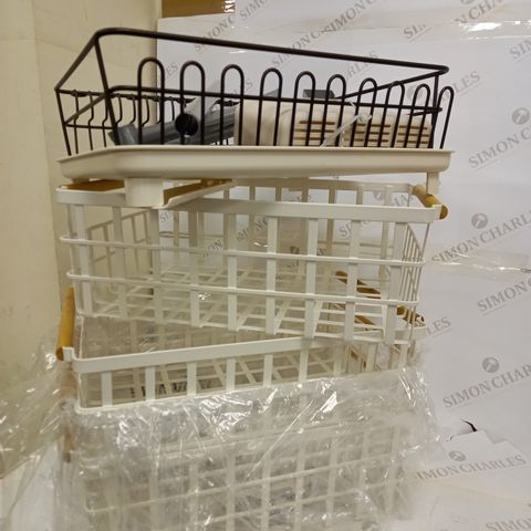 BOX OF ASSORTED ITEMS TO INCLUDE OVER THE DOOR CLOSET ROD, DISH RACK, PACK OF 4 WIRE BASKETS 