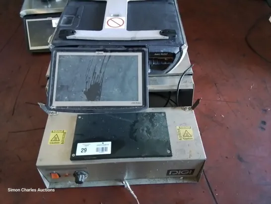 AVERY BERKEL DIGITAL SCALE & DIGIEUROPE SHRINK WRAP DISPENCER