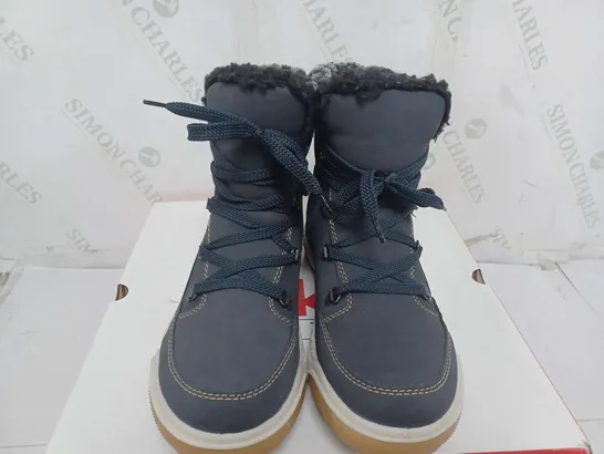 BOXED PAIR OF RIEKER WARM HIKING BOOTS IN NAVY - SIZE 40