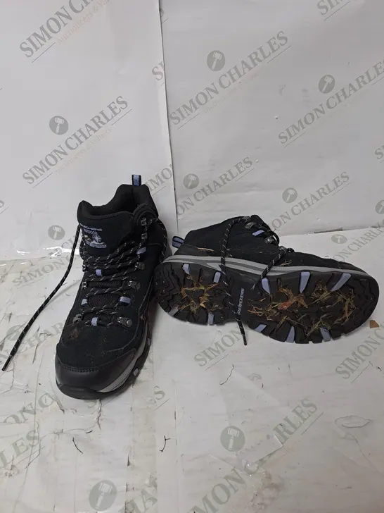 BOXED PAIR OF SKECHERS WATERPROOF BOOTS IN BLACK, UK SIZE 5