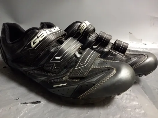 GAERNE  BIKE CLEATS IN BLACK SIZE 44