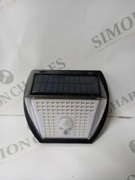 BOXED EMERIL 138LED SOLAR MOTION SENSOR LIGHT