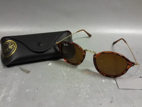 BOXED RAY-BAN ROUND FRAMED TORTOISE SHELL SUNGLASSES 