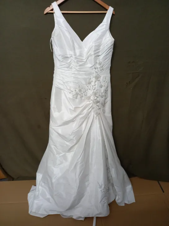 ROSETTA NICOLINI EMBELLISHED WEDDING DRESS IN WHITE - 14