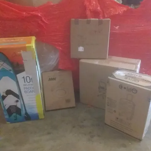 PALLET OF ASSORTED ITEMS INCLUDING INFLATABLE PADDLE BOARD, TOILET SEAT COVER, BLACK MIRROR, OFFICE CHAIR, SUITCASE