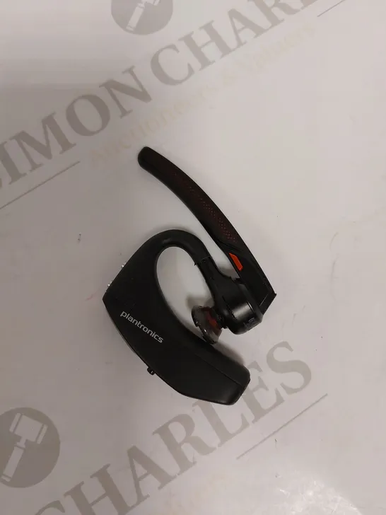 PLANTRONICS VOYAGER 5200 BLUETOOTH OVER EAR HEADSET 