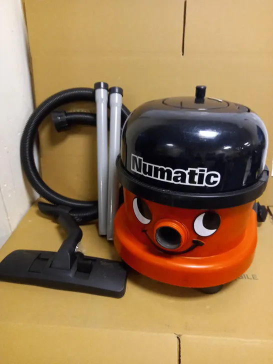 NUMATIC INTERNATIONAL HENRY HOOVER 