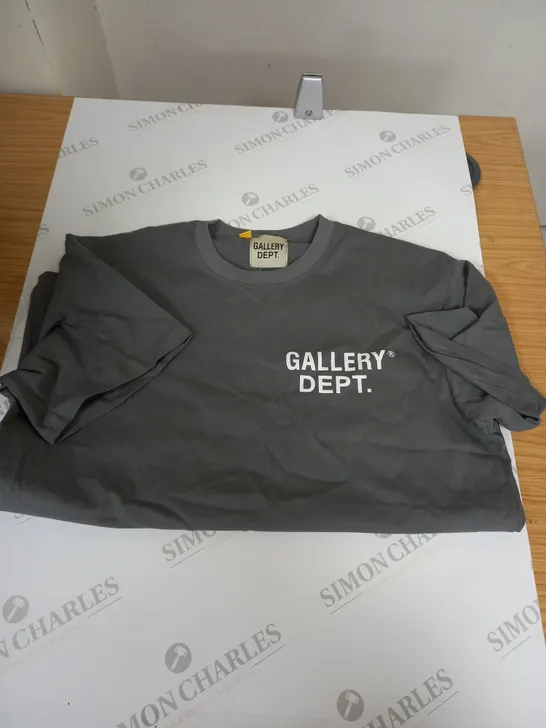 GALLERY DEPT GRAPHIC T SHIRT IN GREY - S