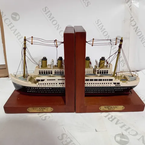 WOODEN TITANIC BOOKENDS