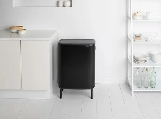 BOXED BRABANTIA BO HI 30 LITRE + 30 LITRE TOUCH BIN WITH 2 INNER BUCKETS