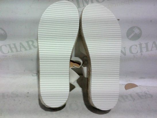 PAIR OF SANDALS (BROWN-WHITE LEATHER), SIZE 36 EU