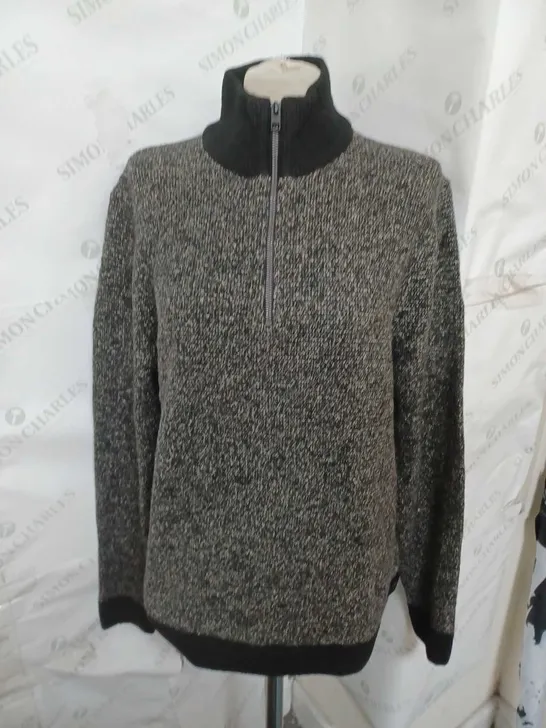 JACK & JONES SPACE KNIT HALF ZIP KNITTED JUMPER - SIZE LARGE - BROWN