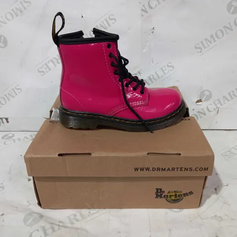 BOXED PAIR OF DR MARTENS CHILDREN'S BOOTS IN PINK UK SIZE 9