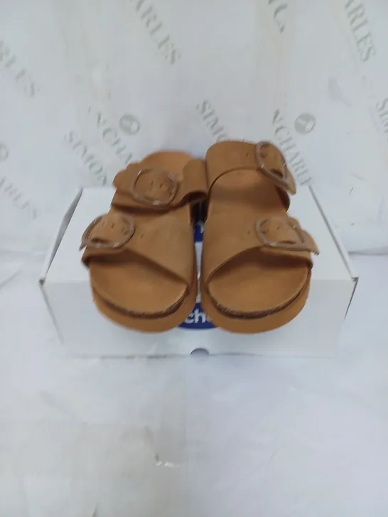 BOXED SCHOLL SOFTSTEP LADIES SANDALS BUCKLE FASTENING SIZE 6 TAN