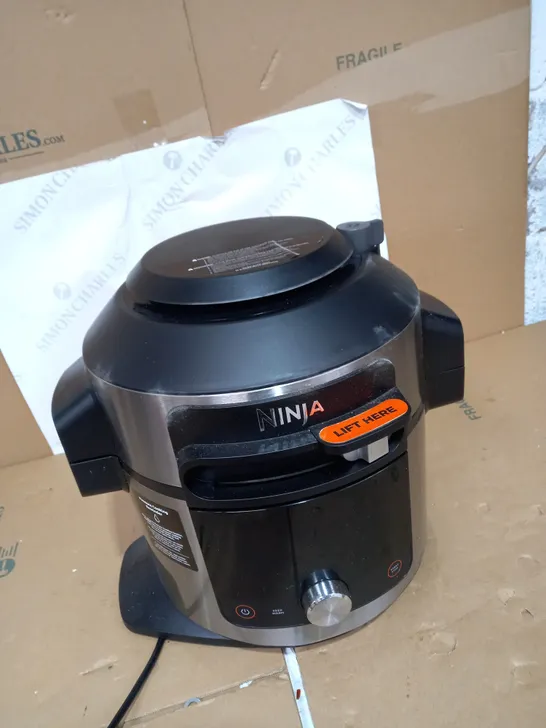 NINJA FOODI SMARTLID 7.5L MULTI COOKER & AIR FRYER