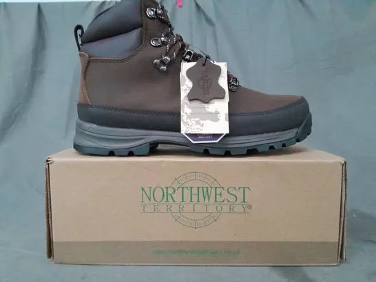 BOXED PAIR OF NORTHWEST TERRITORY PELLY ANKLE BOOTS IN DARK BROWN UK SIZE 8