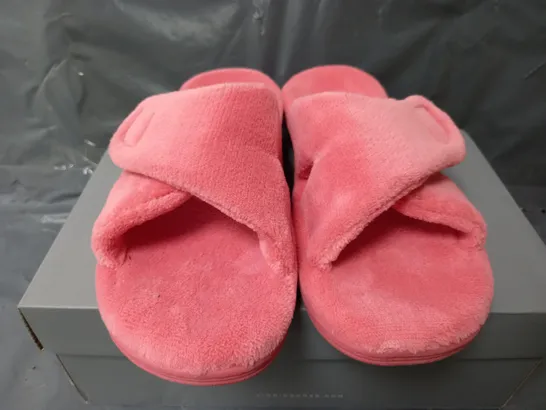 VIONIC INDULGE RELAX SLIPPERS IN BRIGHT PINK - UK 6