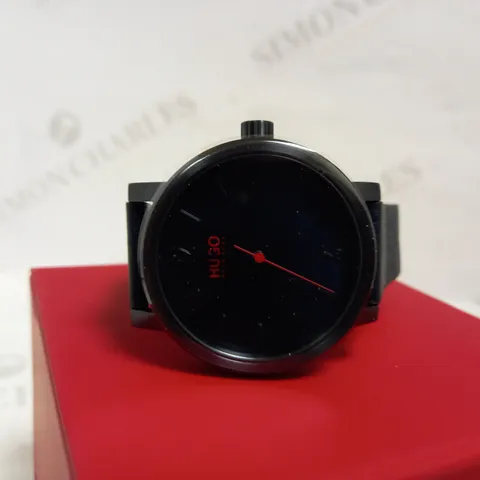 HUGO BOSS-STYLE NAVY & RED LEATHER STRAP WATCH