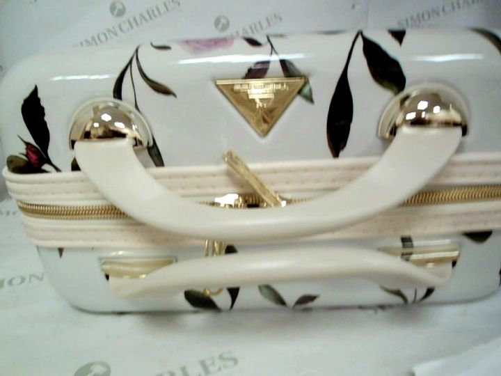 triforce vanity case uk