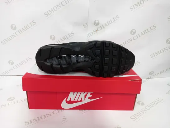 NIKE AIR MAX 95'S ESSENTIAL IN BLACK -  UK 11