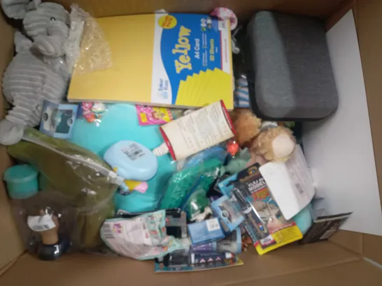 BOX OF APPROXIMATELY 20 ASSORTED TOYS AND GAMES TO INCLUDE WASHABLE FINGERPAINT, DAYMOO BUILD-ON BRICK MUG, ETC