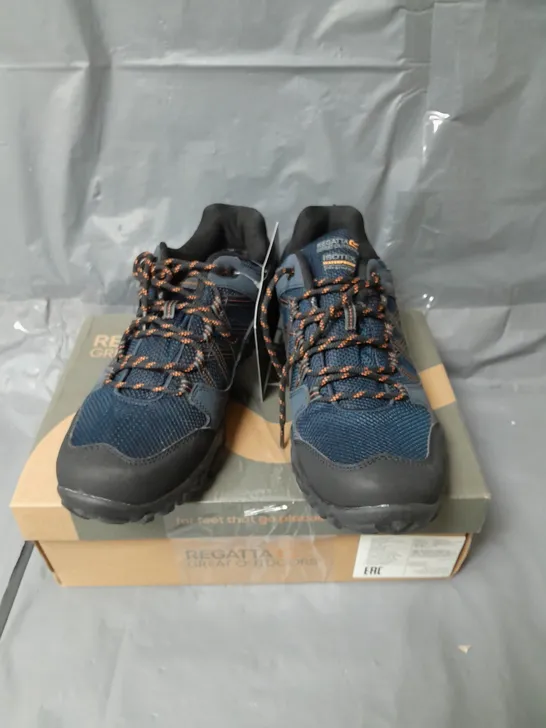 PAIR OF REGATTA EDGEPOINT III LOW SHOES - NAVY - 9 RRP £64