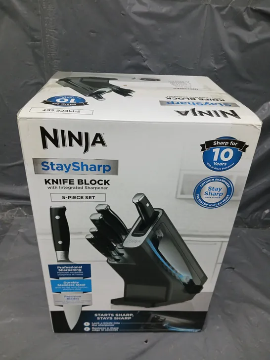 BOXED AND SEALED NINJA STAYSHARP KNIFE BLOCK WITH SHARPENER - COLLECTION ONLY