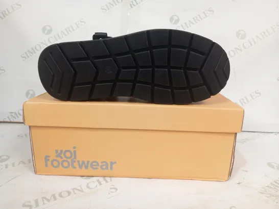 BOXED PAIR OF KOI PLATFORM WEDGE OPEN TOE STRAPPY SLINGBACK SANDALS IN BLACK EU SIZE 38