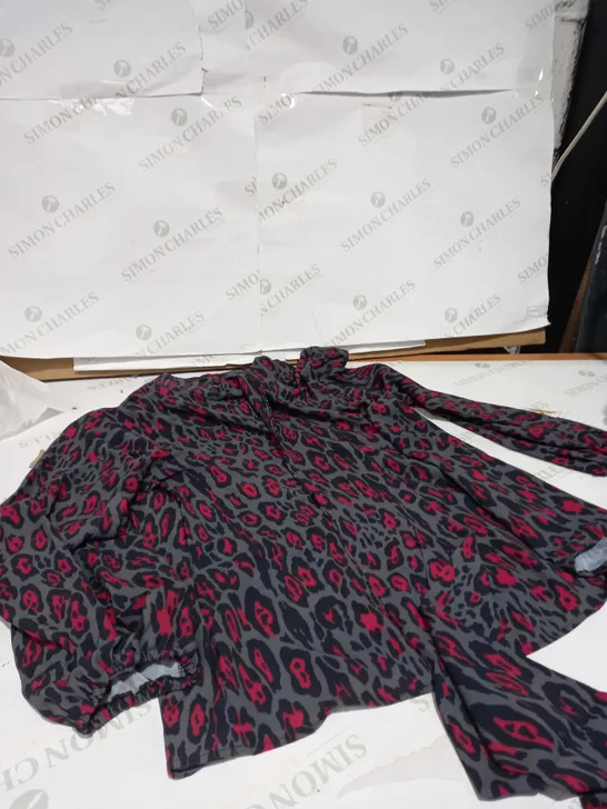 BENDELISI NECK RED LEOPARD PRINT TOP SIZE 18