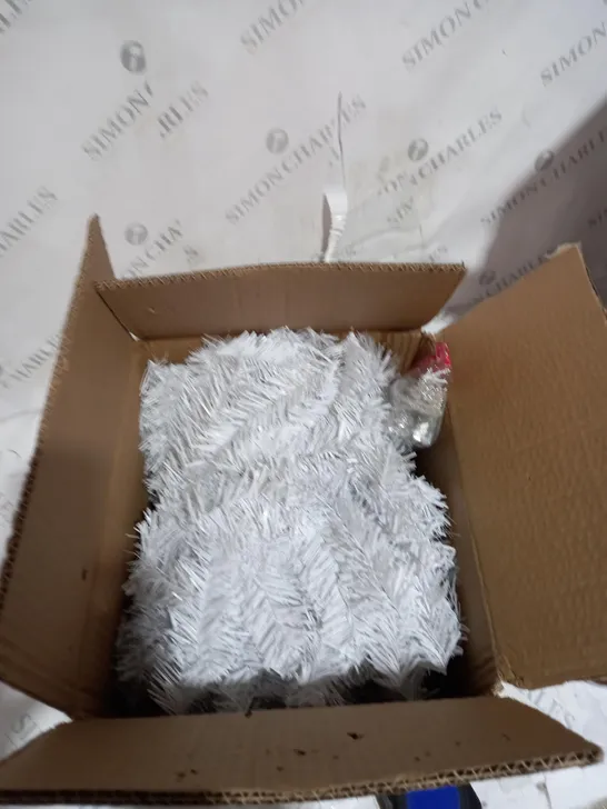 BOXED WHITE CHRISTMAS TABLE DECORATION WITH LIGHTS 